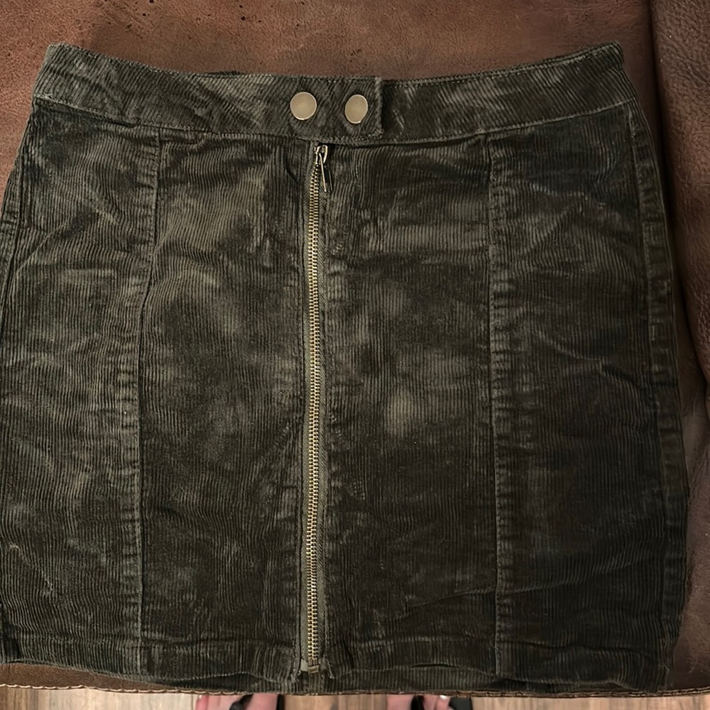 Olive green skirt with front zipper